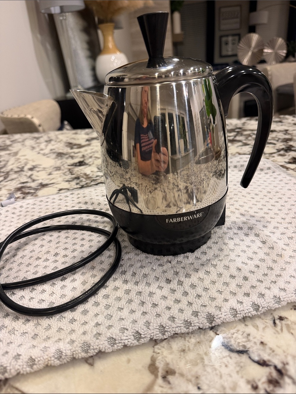 Farberware Stainless Steel Corded Electric Kettle Model 240 120V Silver/Black